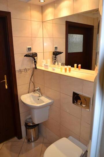 Фото номера Двухместный номер с 2 отдельными кроватями Отель Hotel Solpark г. Kleszczów 5
